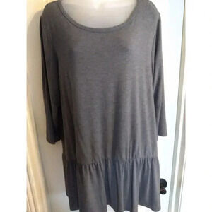 Annabelle Top Gray Ruffled Hem Stretch Sz 2XL Bust 44 Length 32
